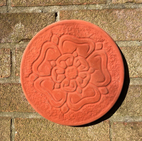 Round red lancashire tudor - round,
