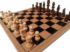 TRADITIONAL WOODEN CHESS BOARD