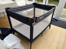 Graco Pack 'n Play - Compact and Portable Playpen  / Travel cot 