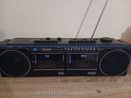 Stereo twin cassett radio - stereo,