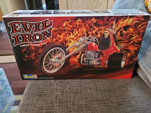 Revell 17325 evil - evil, iron