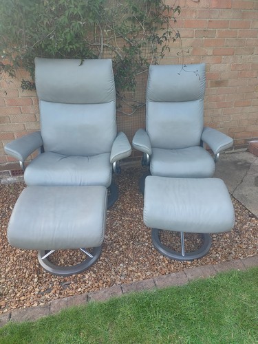 Pair stressless view - of,