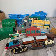 TOMY  Thomas The Tank Engine