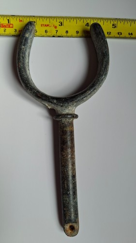 Single used galvanised rowlock - single,
