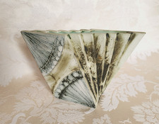 CARN STUDIO POTTERY, CORNWALL, FAN VASE