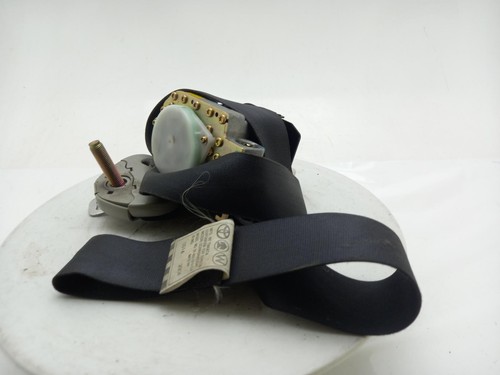 Toyota yaris seat belt - yaris,