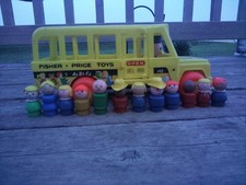 Vintage Fisher Price 1965 Play Family School Bus with 12 Little People #192