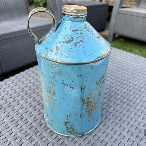 Vintage oil can - with, screw
