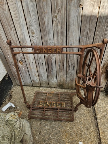 Singer sewing machine base - singer,