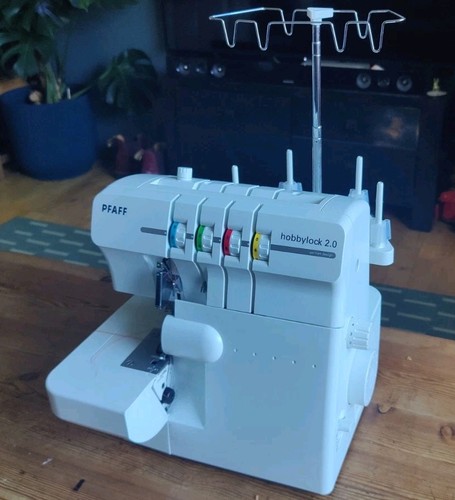 Pfaff hobbylock modern - 2.0,