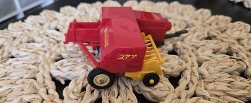 Britains farm new - holland, 377