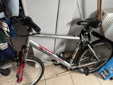 Apollo XC26 Front Suspension Mountain Bike for Adults 26-inch Wheels