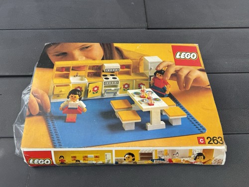 Lego 263 homemaker - homemaker, in