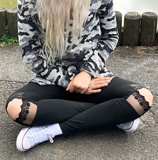 Lace knee ripped leggings
