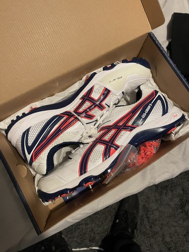Asics cricket shoes - cricket, spikes