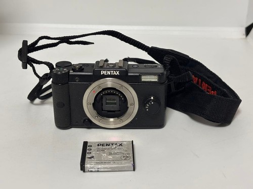 Pentax black mirrorless - black,
