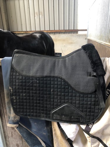 Shires arma non slip numnah - non,