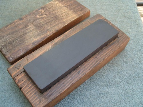 Slate oilstone razor hone - /,