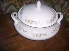 Mayfair Bone China Large Vegetable Dish With Lid.
