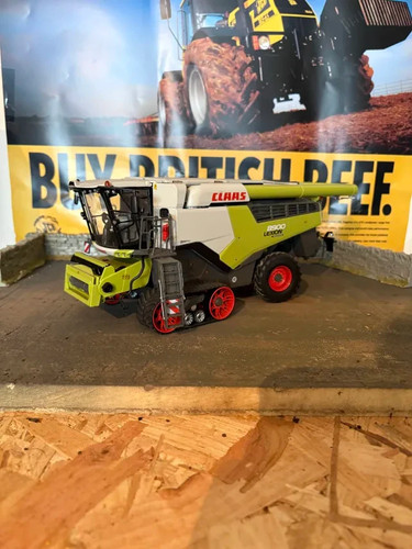 Marge models scale claas - 1:32,