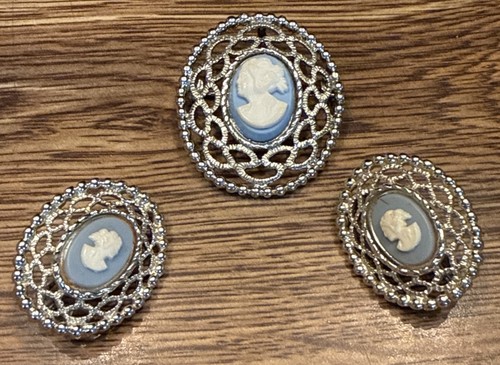 Vtg set signed sarah coventry - vtg,