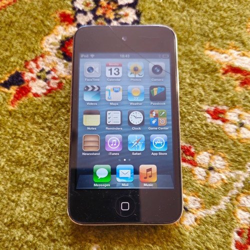 Ipod touch 4th - ipod, cracked
