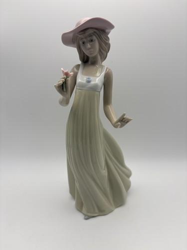 Vintage nao lladro gentle - 10",