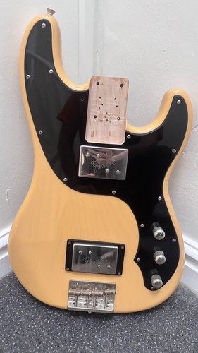 Original fender bass body - fender, p