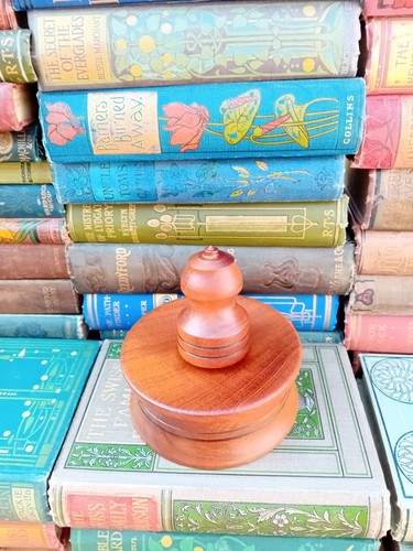 Stylish palm pocket - gavel, and