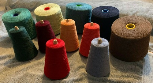 Pure lambswool yarn - -, ply