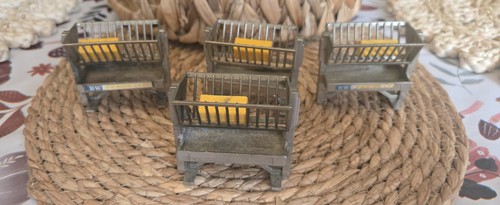 Britains farmyard accessories - britains,