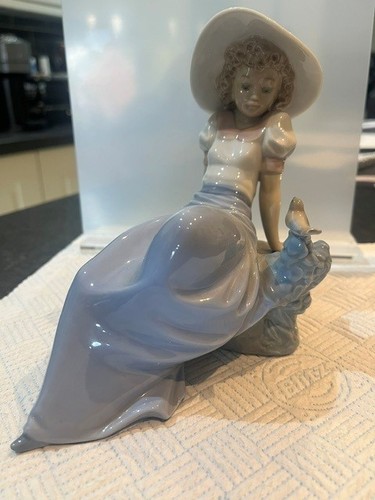 Nao lladro figurine girl - lladro,