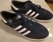 Adidas Originals Hamburg shoe in Navy suede White stripes and gum rubber outsole