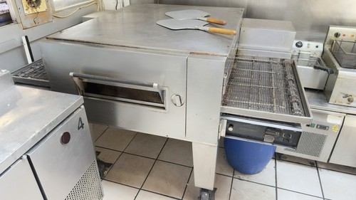 Lincoln commercial pizza - 32”,