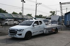 Truck Photo 12x8 - Isuzu