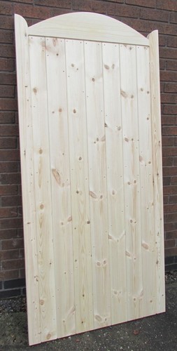 Curved top side gate framed - side,