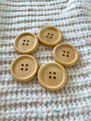 Pack large wooden buttons - 5,