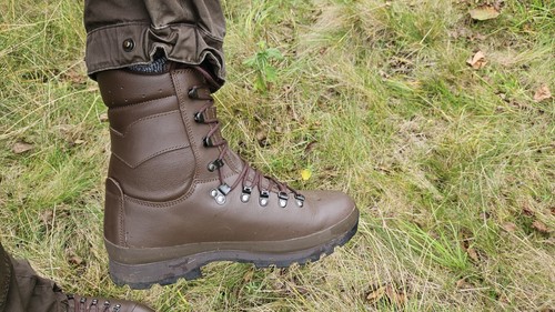 Altberg defender combat - altberg, boots