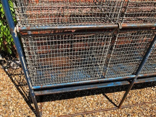 Pigeonhole industrial storage