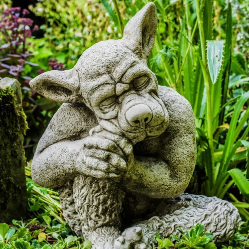 Large dog gargoyle very heavy - large,