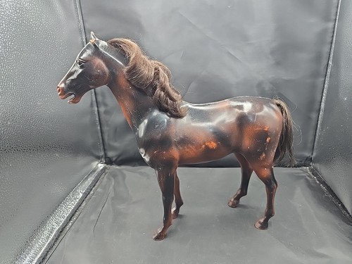 Vintage sindy horse doll has - horse,