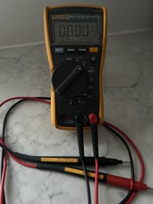 Fluke 115 Multimeter
