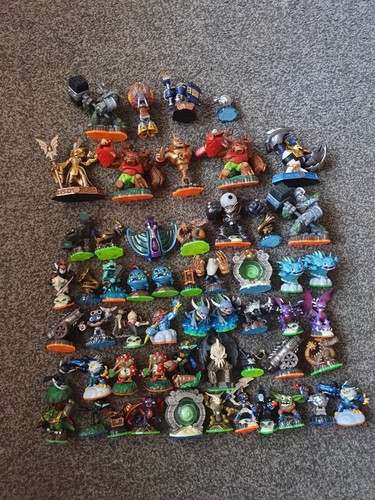 Skylanders figures - 55,