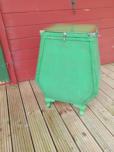 Vtg lloyd loom style laundry - loom,