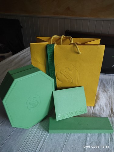 Swarovski packaging box green - packaging,