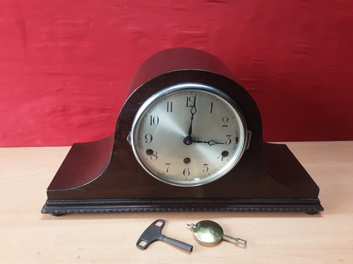 Westminster chime mantel clock - mantel,