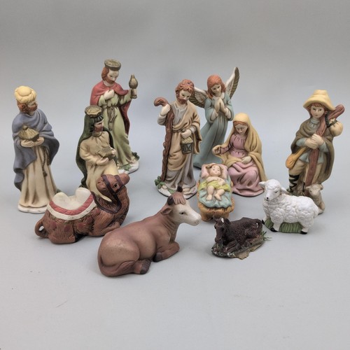 Nativity scene figurines - scene,