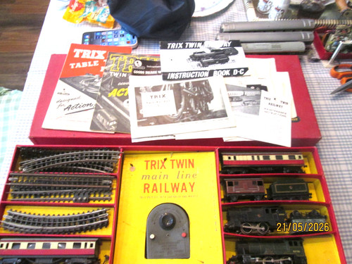 Trix ttr trains coaches and - trix,