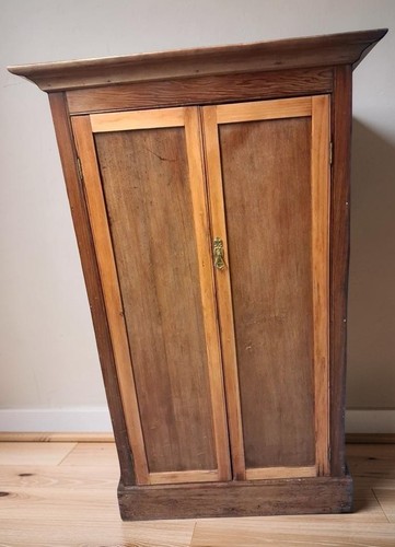 Antique low wardrobe - ,