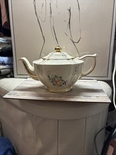 England Sadler Cream and Gold